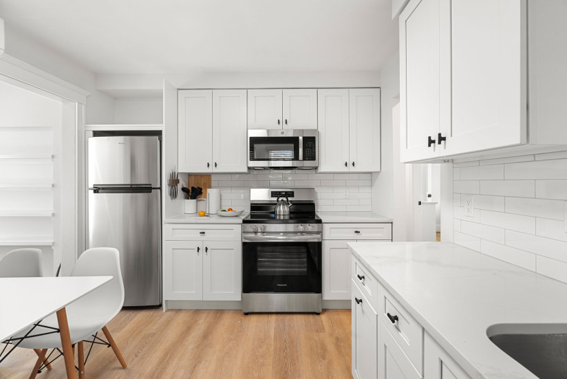 3-web-or-mls-Unit1_Kitchen_D